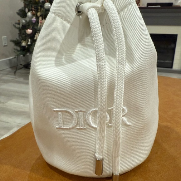 Dior Beauty White Fabric Drawstring makeup tote - Picture 2 of 6